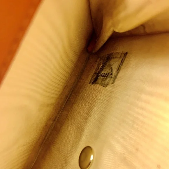 CHANEL card holder orange/salmon color - Picture 6 of 7